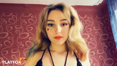Kacamata realitas maya ajaib memberi saya seks dengan Harley Quinn