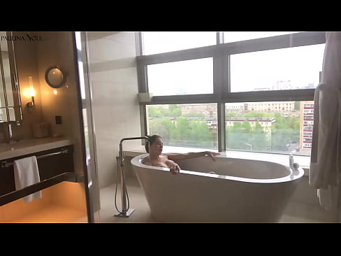 ❤️ Sayang yang luar biasa dengan penuh semangat menyentak vaginanya di kamar mandi ❌ Video sialan pada kami ❤